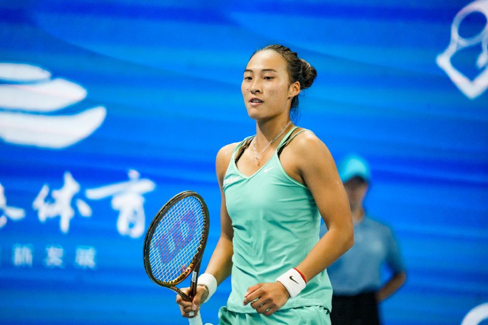 以下为他在本场具体数据：比赛时间38分钟1粒进球27次触球传球成功率82%1次关键传球1次射门9次对抗6次成功5次被犯规1次封堵sofa评分7.5分